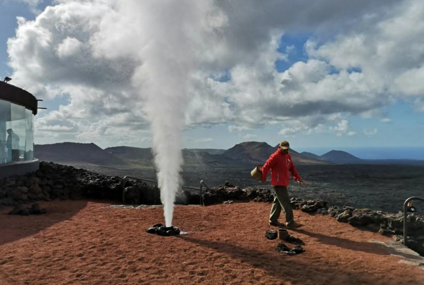 火山喷发火山岛,世界上最可怕的火山岛