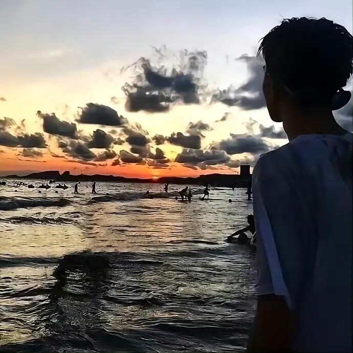 男生头像干净高级质感成熟意境,男生头像温暖唯美