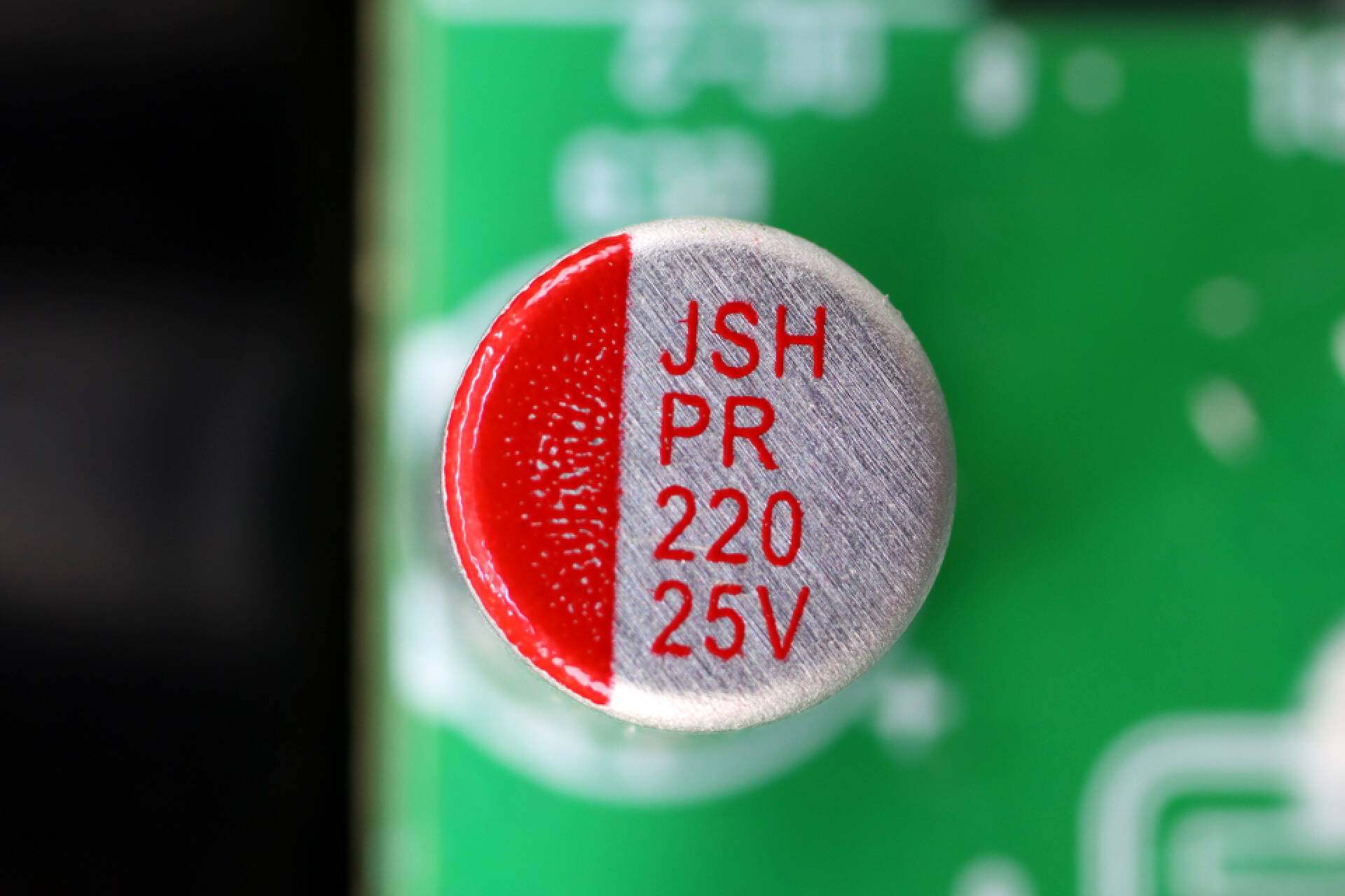 公牛新款67w快充插座拆解,公牛防过充保护插座拆解