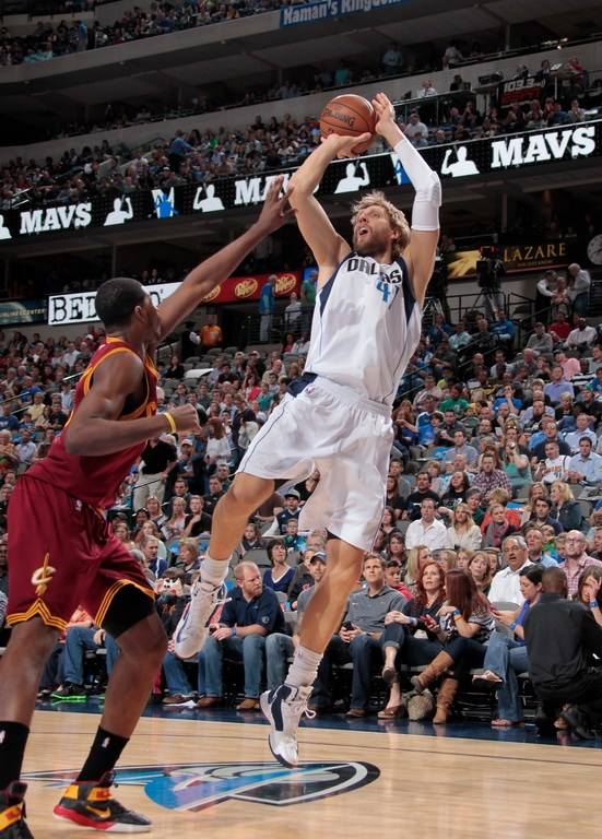 诺维茨基41号球衣图片,41号诺维茨基退役