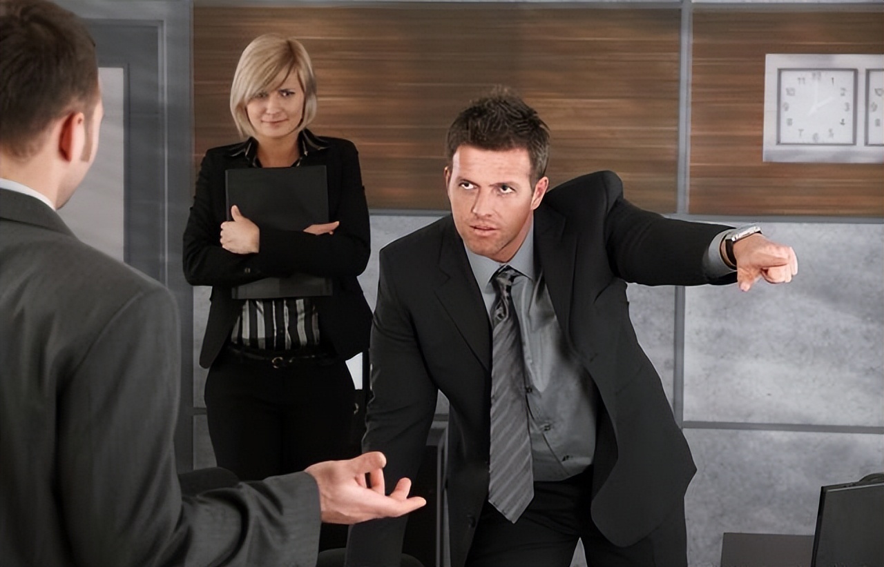 体制内办公室主任不负责的下场,机关办公室主任该不该当