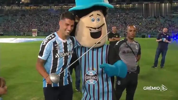 苏亚雷斯再遇梅西,苏亚雷斯说希望最后能和梅西一起