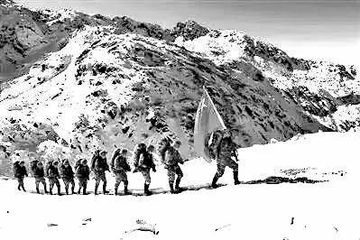 致敬墨脱的军人,不舍西藏墨脱退伍老兵泪别边关