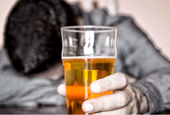 奥美拉唑一停药胃酸怎么处理,奥美拉唑一停药就胃胀复发