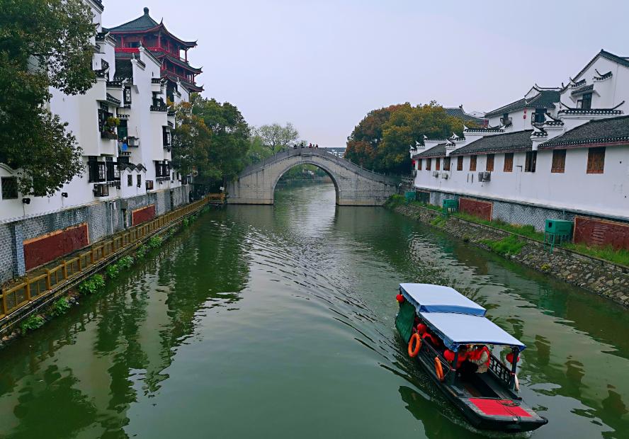 一个美丽又温馨的小镇,一个静谧的小镇