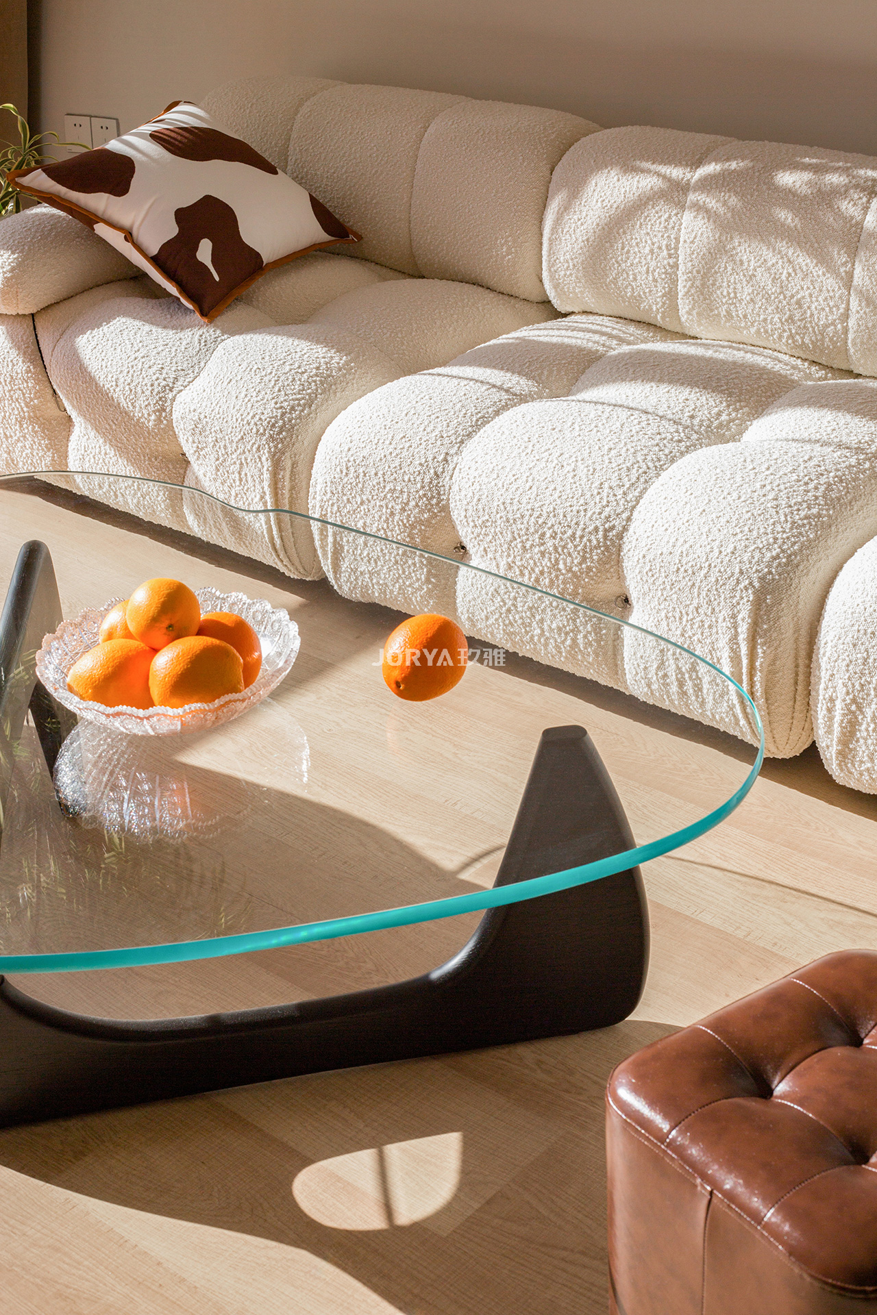 斜坡造型吊顶,斜坡屋顶木板吊顶