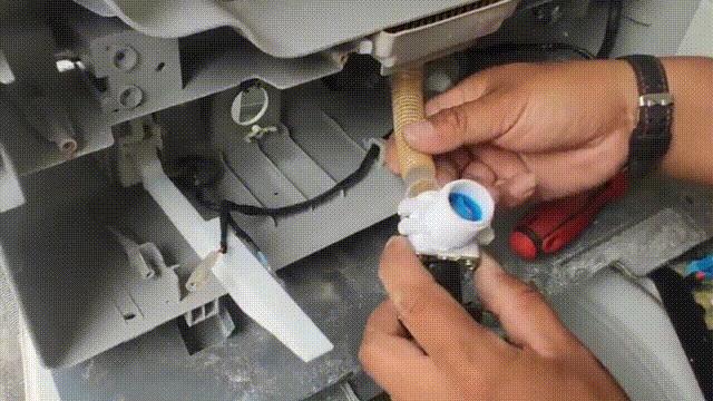 洗衣机不进水怎么办教你一招,洗衣机不进水的正确维修方法