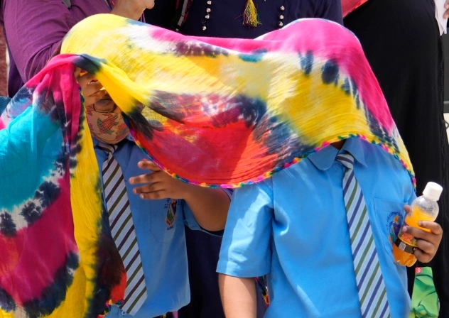 印度50度高温后又遇雷雨,印度50度高温印度人是怎么度过的