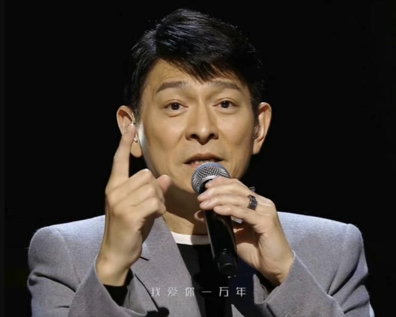 戳破了偶像天花板，刘德华的“信仰”，撕开了流量明星的遮羞布