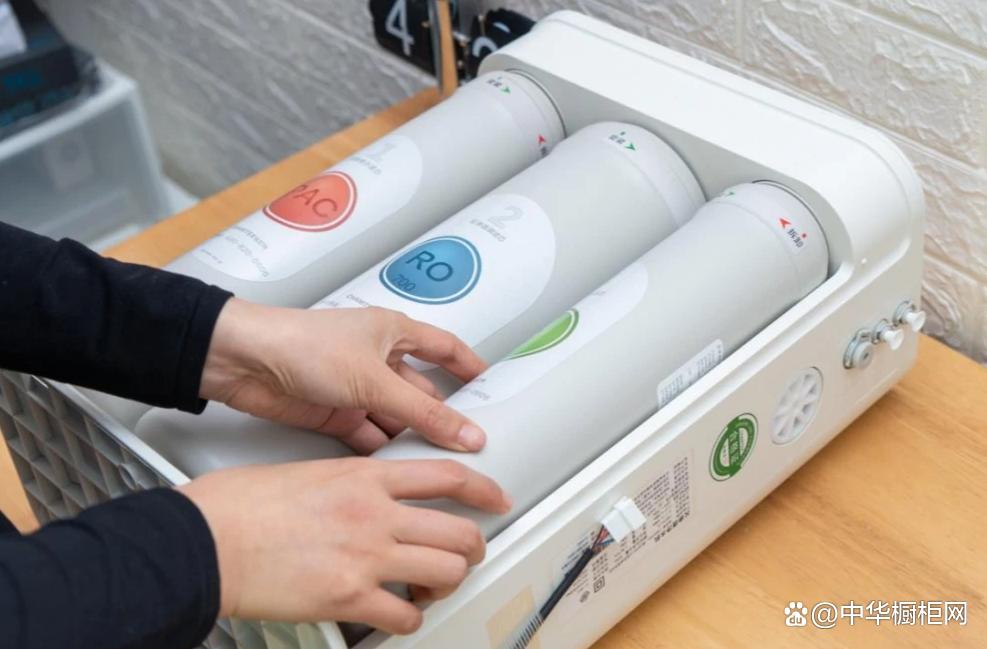 净水器是美的的好还是沁园的好 (ao史密斯净水器1200m和沁园s600)