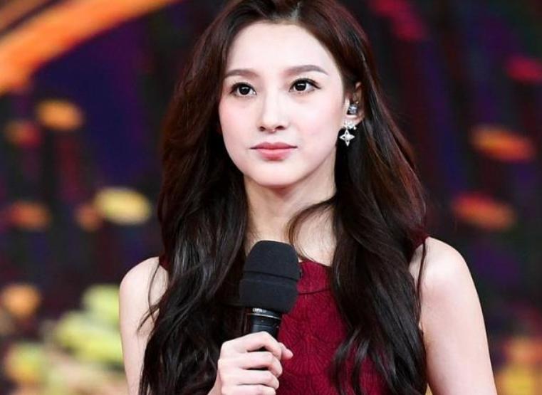 至今未婚的五位央视女主持人,14位央视美女主持人今昔对比