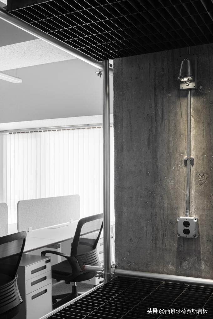 德赛斯西安办公室：极简工业风，感受纯粹