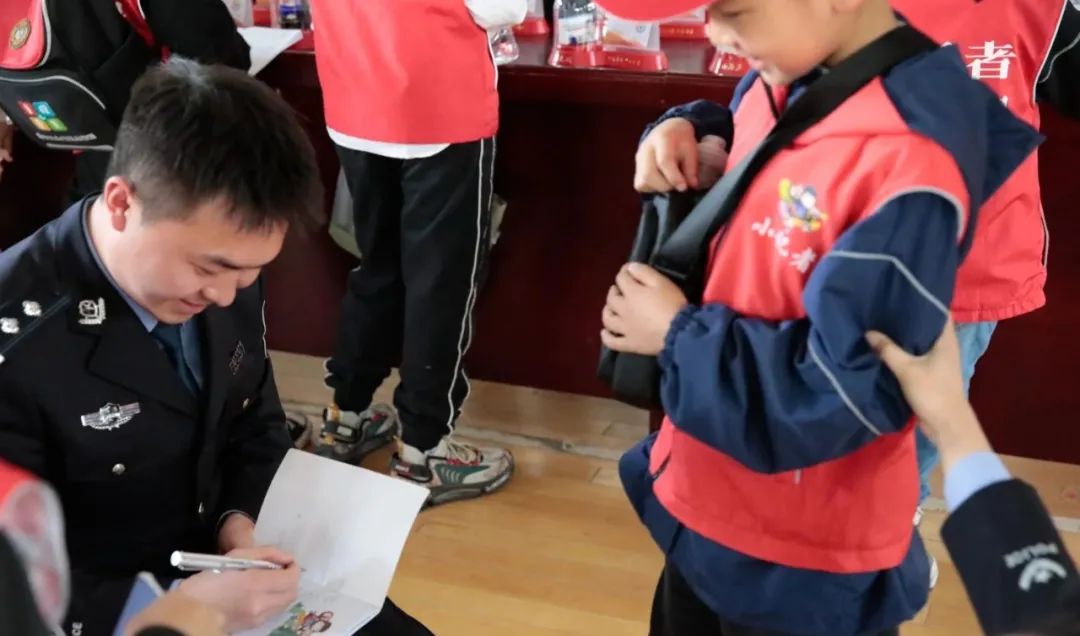 小记者来啦！省五所联合《环球在线》开展研学小记者进戒毒所法治宣传活动