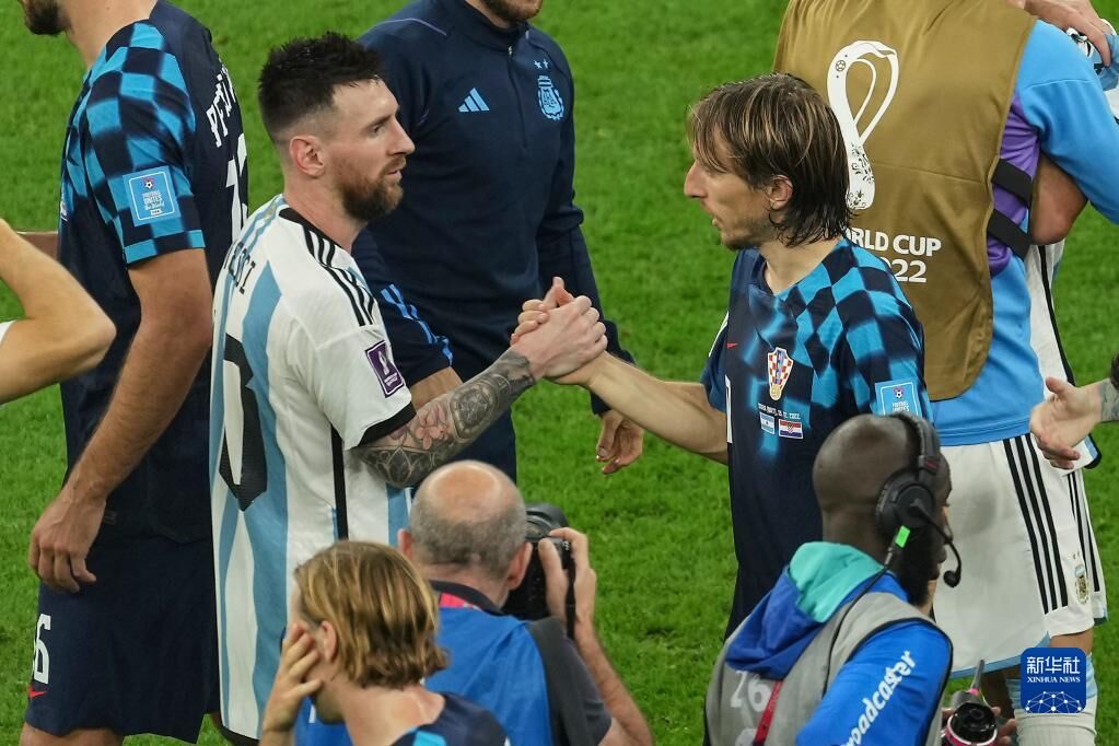 阿根廷vs克罗地亚场上冲突,阿根廷vs克罗地亚球迷哭泣