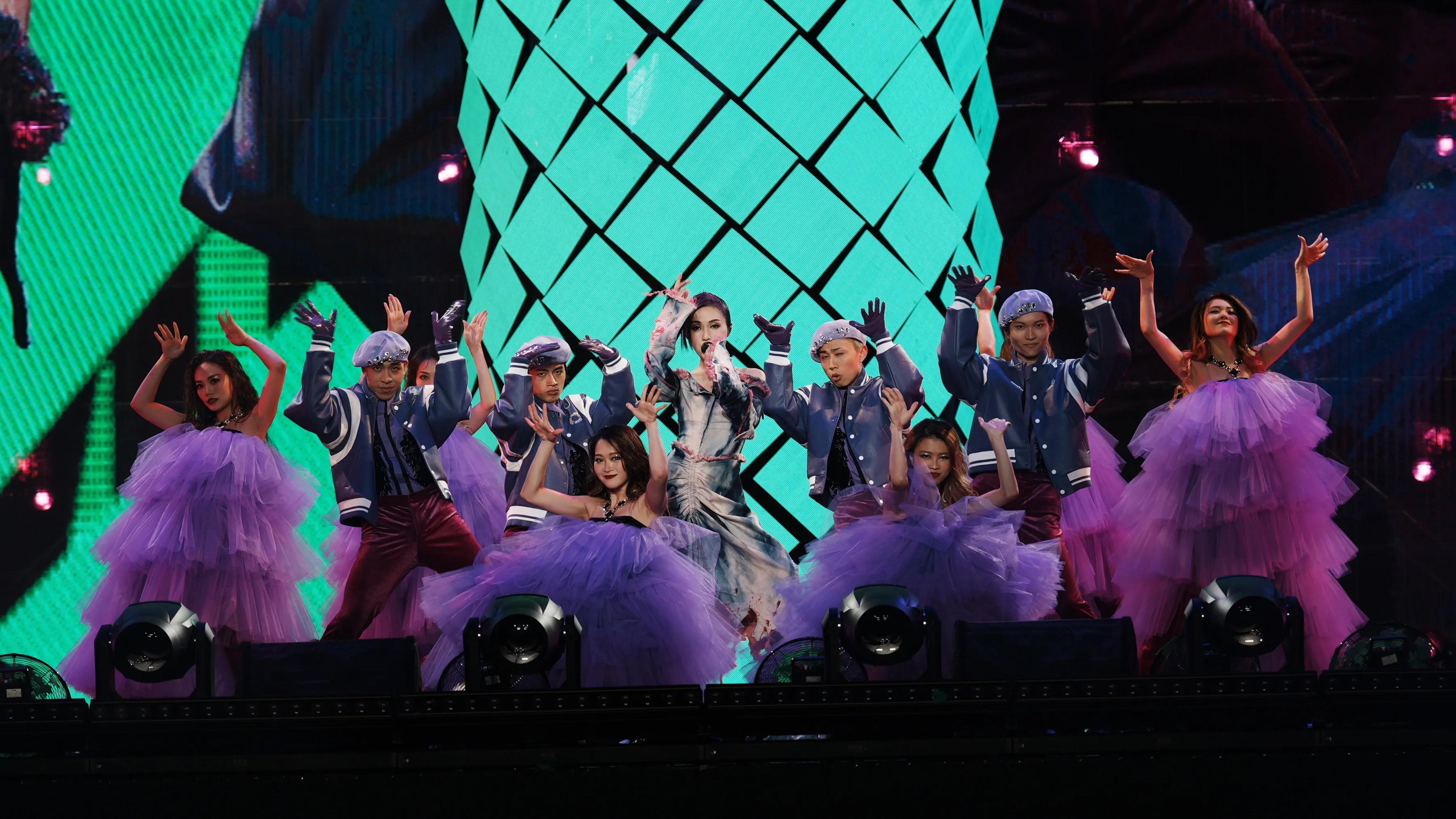 杨千嬅广州海心沙演唱会划龙舟,杨千嬅广州海心沙龙舟