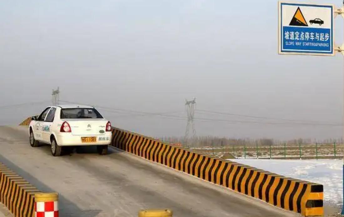 学员练车期间撞坏了车谁赔,学员练科二撞坏了车谁来赔