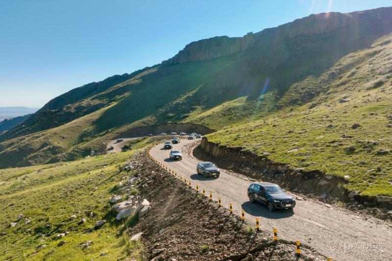 奥迪q8顶配最新款2023多少钱,奥迪rsq8顶配2023款冰雪运动