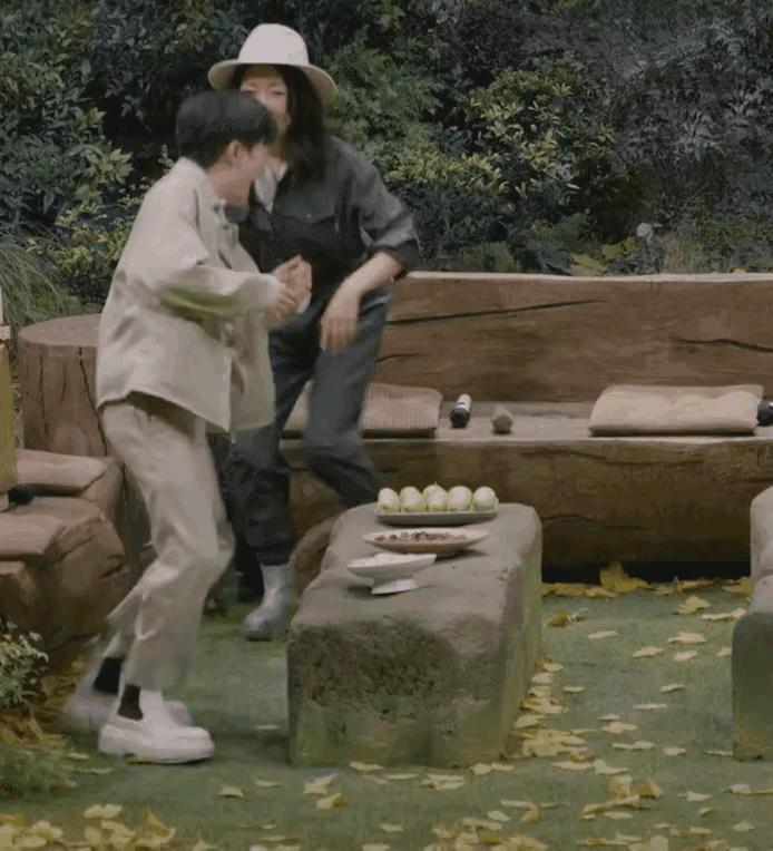 周深黑子,周深对于黑子的看法