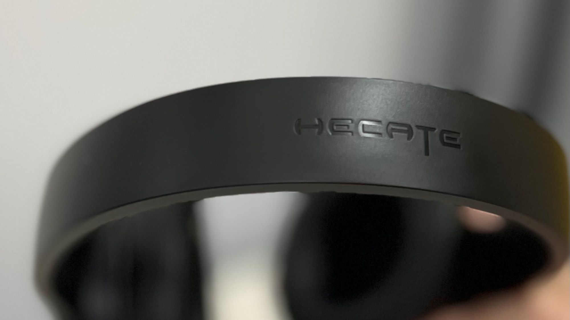 漫步者g2专业版夹头,漫步者g2会夹头吗