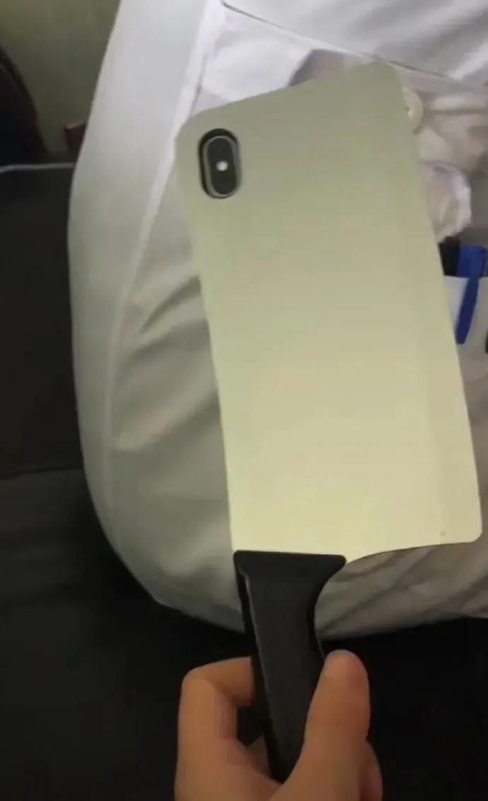 晚上到早上放好多屁很响怎么回事,总是放很响的屁是咋回事