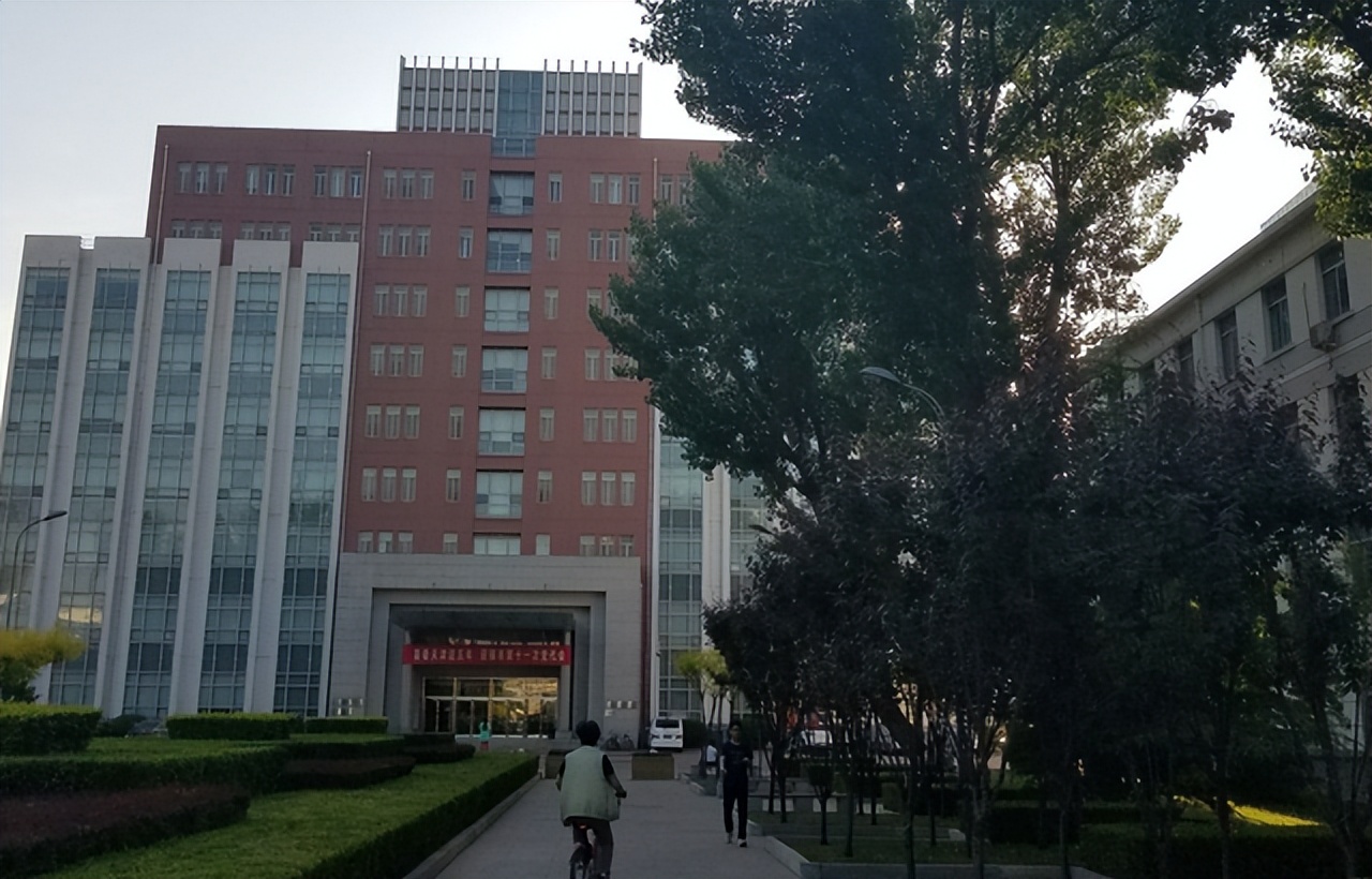 重庆医科大学VS天津医科大学，两校是什么档次的大学，哪个更好？