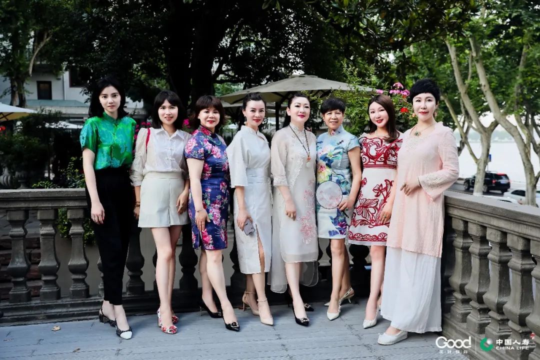 |双星有约|美好星座派对，美好同学在西子湖畔演绎复古摩登范儿