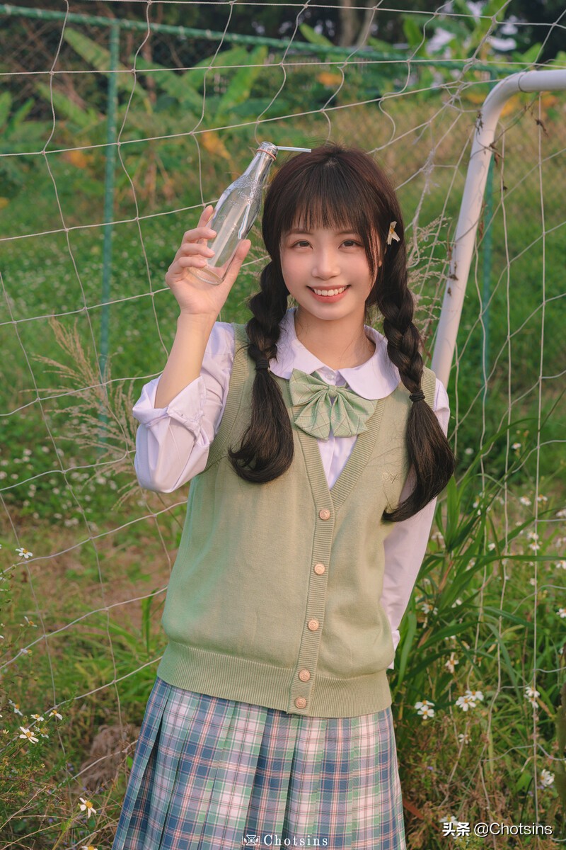 校园f4拍照足球场,校园姐妹拍照足球场