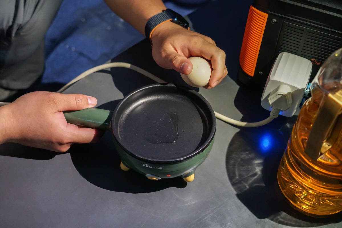 金威澎全兼容快充10000mah,支持80w无线充电