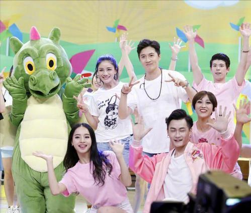 胡可成长过程经历,胡可经历