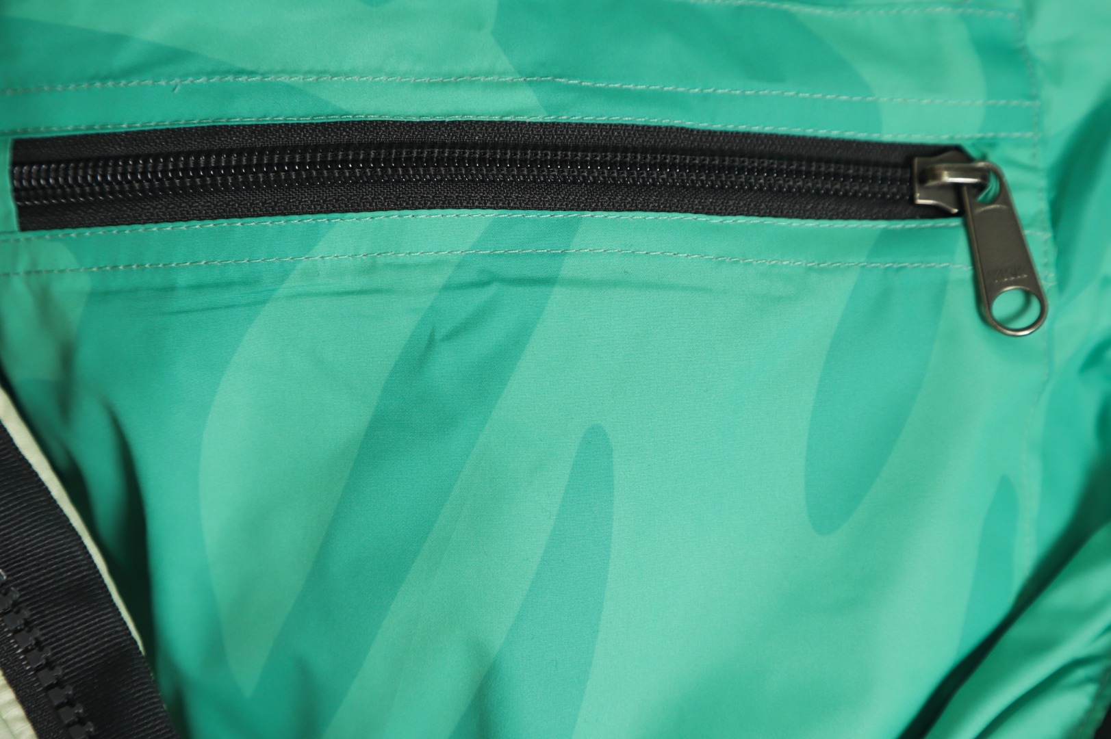 TheNorthFace北面联名款1996美版羽绒服显得更年轻有活力的感觉