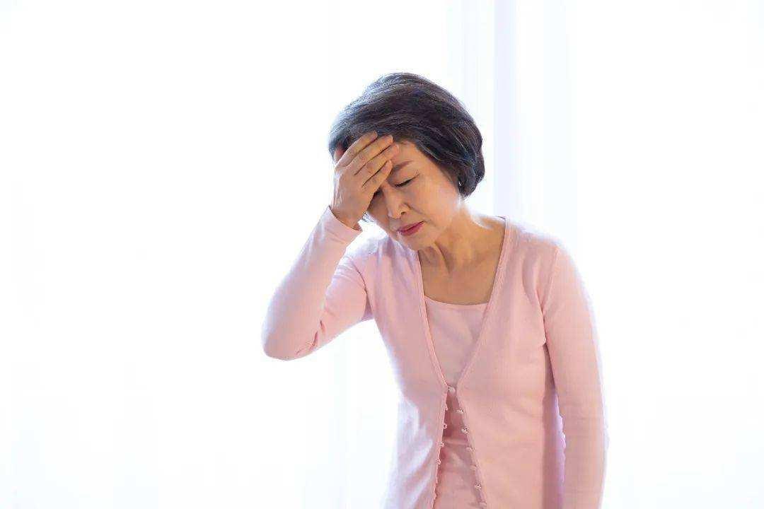 头晕头昏脑胀大脑不清是什么原因,半夜3.4点钟醒来头晕是什么原因