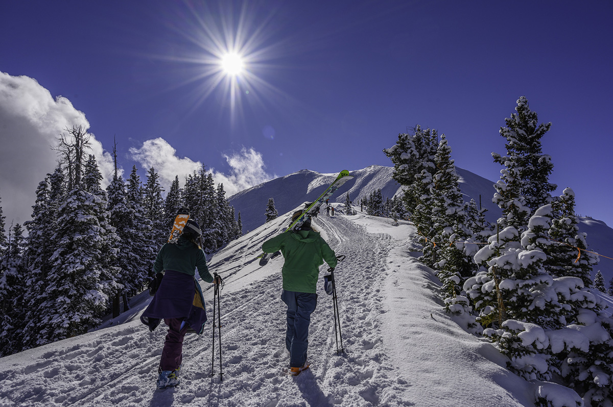 美国的滑雪胜地阿斯本,美国阿斯本雪堆山滑雪村