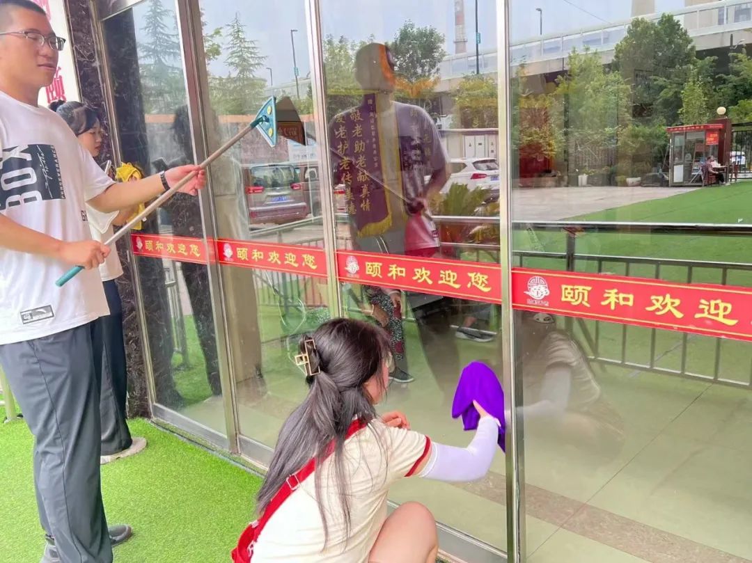 情暖夕阳红志愿者引领敬老风尚,情暖夕阳关爱老人志愿者活动