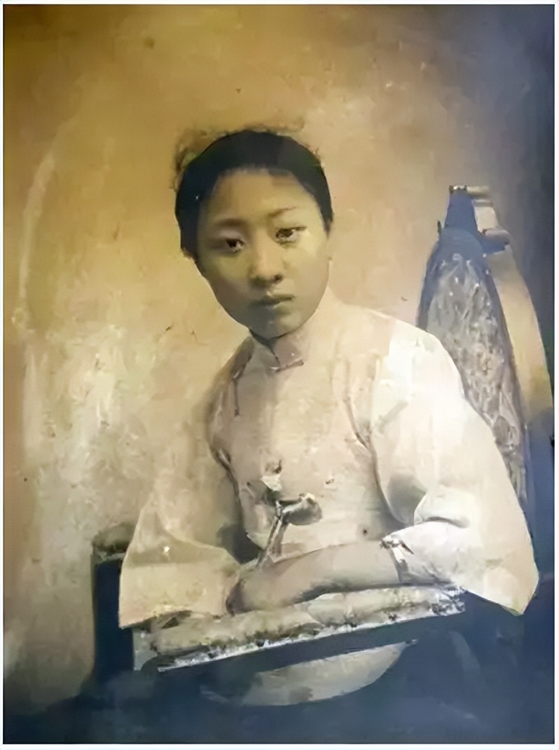 他曾是上海滩说一不二的黑帮大佬，却因为一次选择遗憾终身