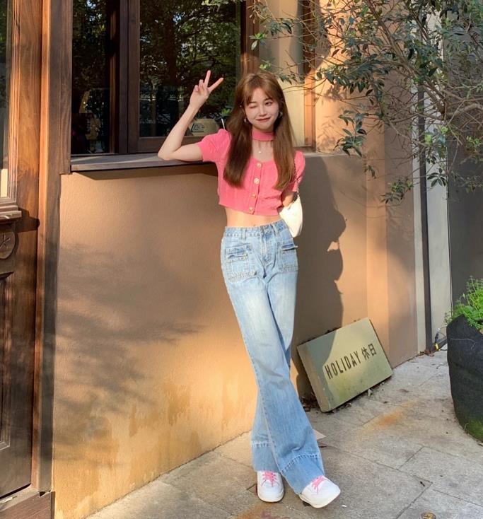 今年夏季流行的短袖上衣,别再穿普通t恤现在流行运动套装