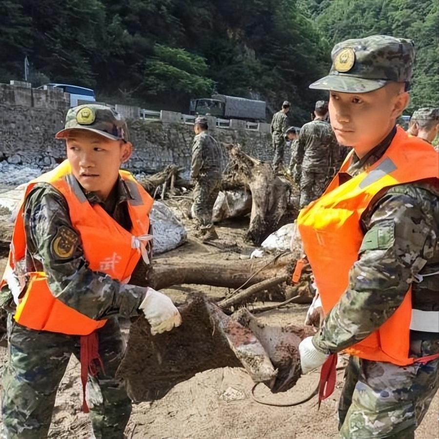 陕西突发山洪最新视频,陕西铜川山洪爆发真实全过程