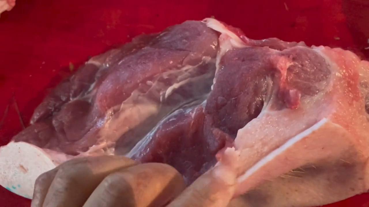 怎么判断是青猪还是老母猪肉,怎么区分猪肉是老母猪