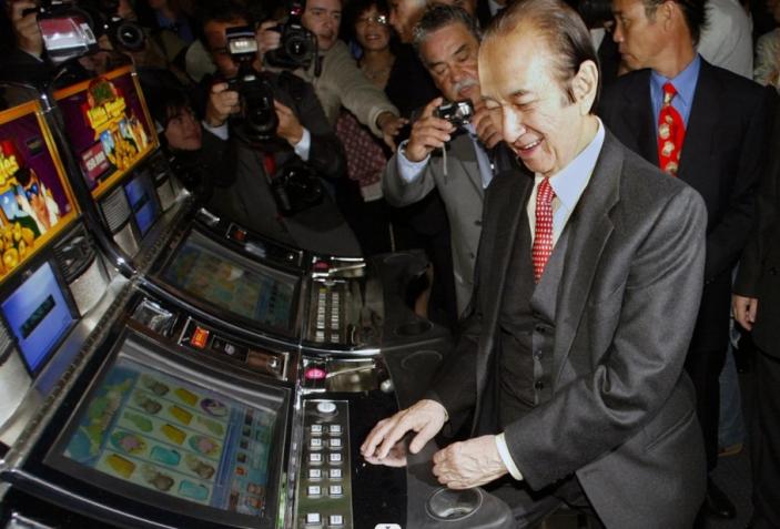 赌王何鸿燊一天花费,赌王何鸿燊一天能赚多少钱