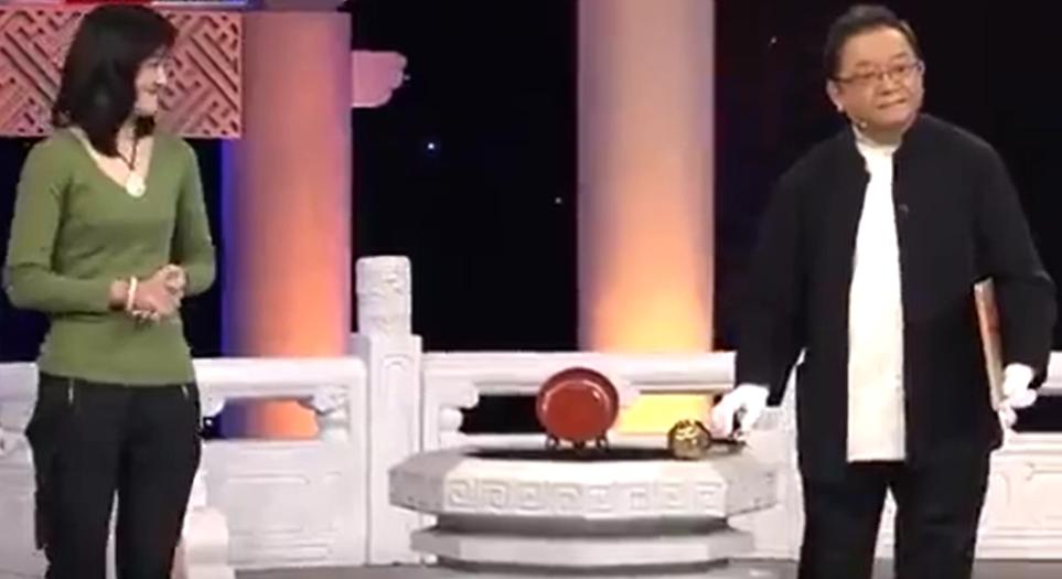 王刚失手砸碎2亿真古董是哪期,天下收藏王刚砸杯子视频