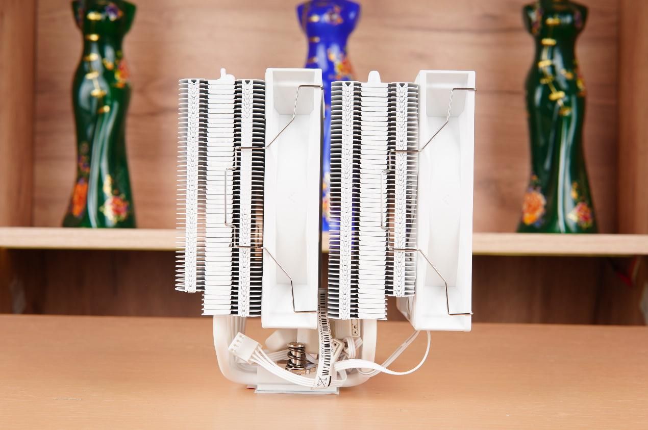 华硕追影机箱布局,华硕追影13代13700f主机