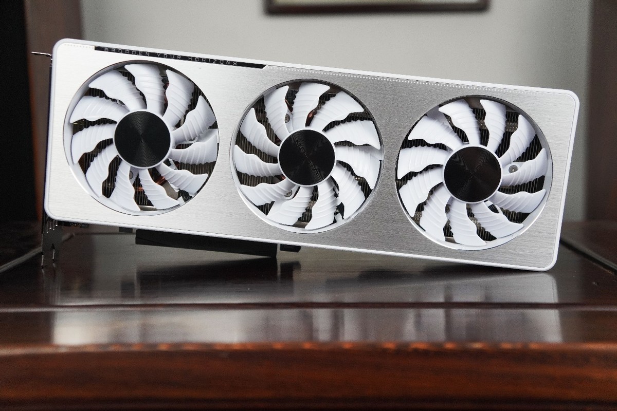 技嘉aorusgen41tb钛雕,pcie4.0固态技嘉评测