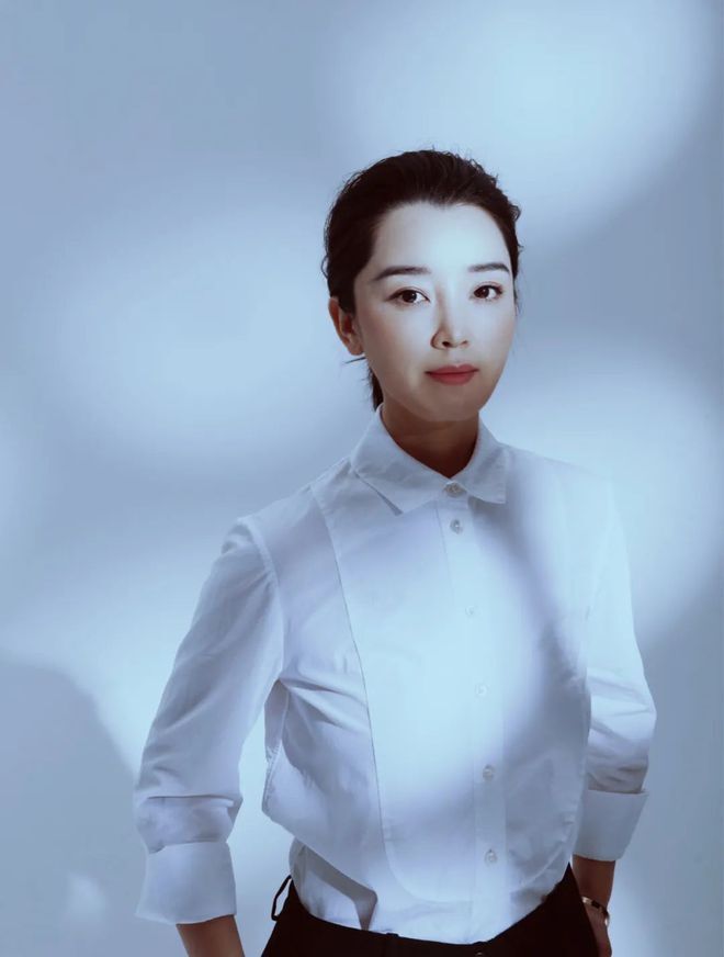 梦幻艺术对决！侯莹X谭平双人展引爆文艺圈