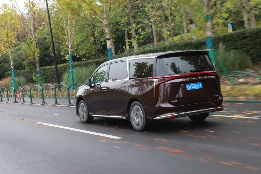 上汽大通maxusg90测评,上汽大通maxusg90测评低配版