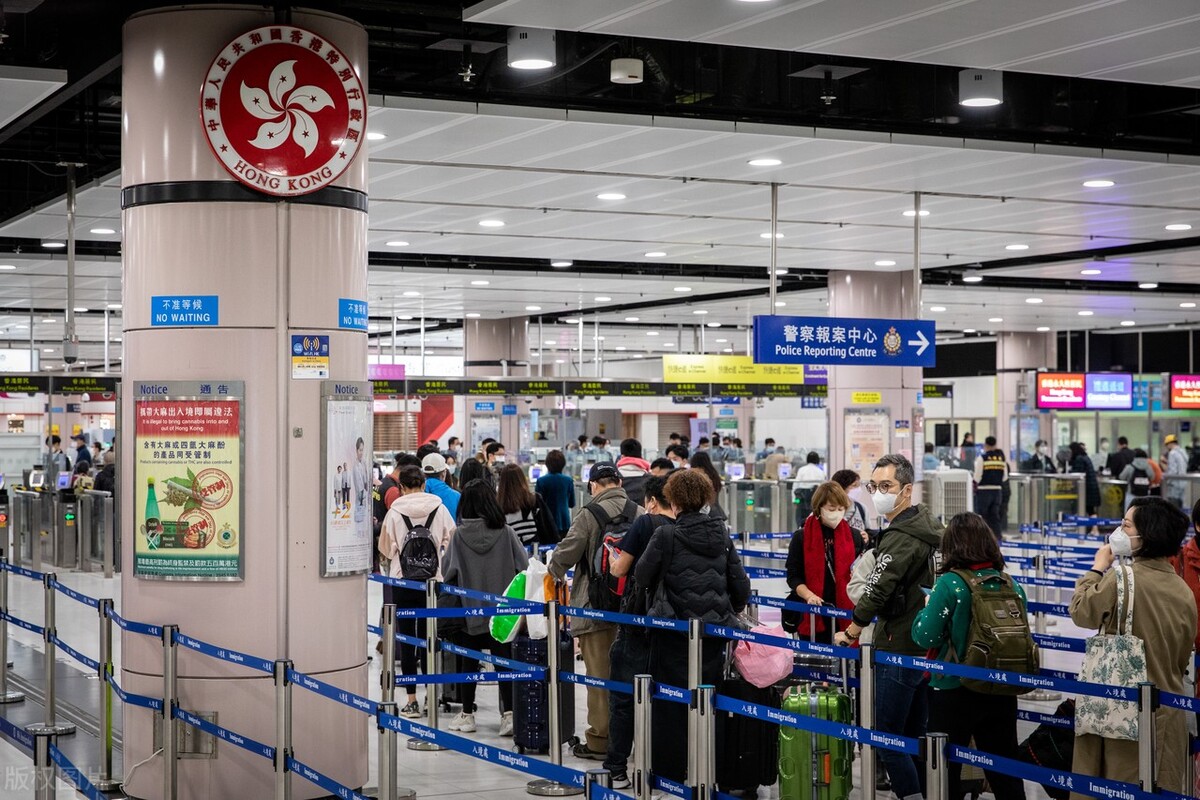 有人打着港人名义*化丑**来港内地人？香港刚迎通关就被“黄丝”抹黑！港媒：手法和内容和风波时如出一辙！