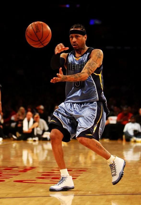 钟小艾的一生简介,阿伦艾弗森纹身视频