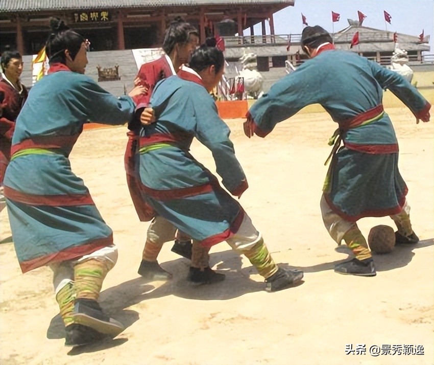 国外研究蹴鞠起源,蹴鞠的起源和玩法