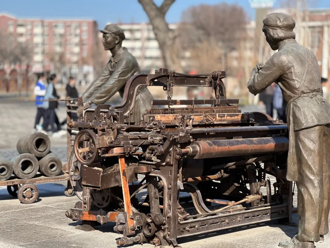 贯彻落实上级党组织工作部署,贯彻落实党委部署方面