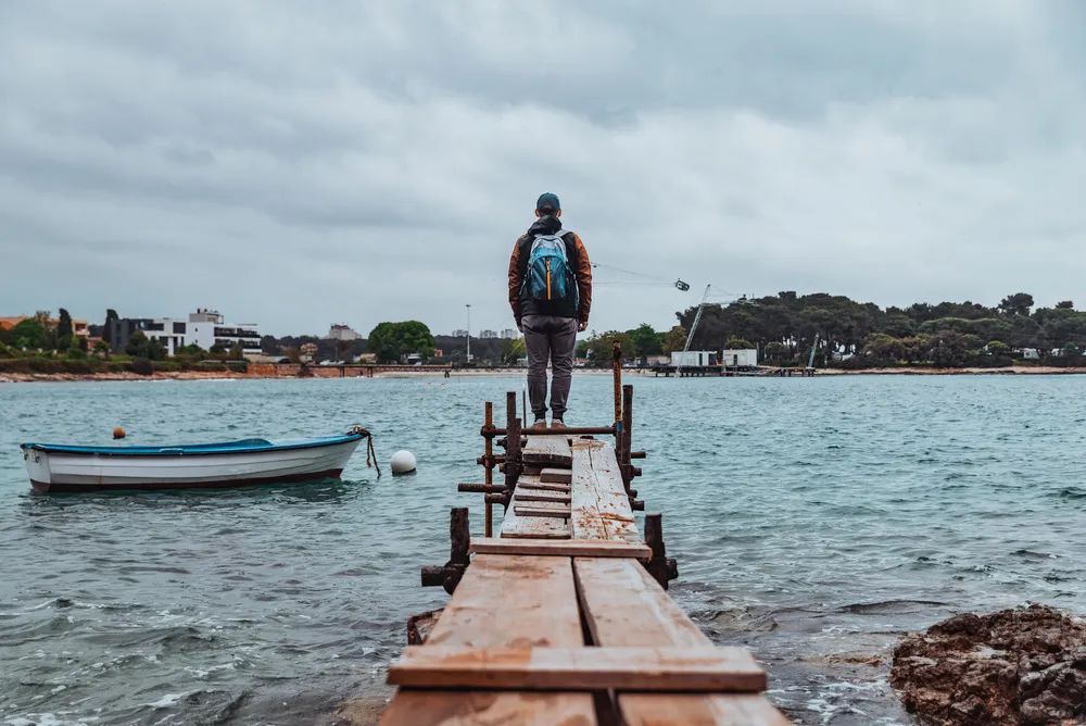 习惯孤独并享受孤独内心是强大的,享受孤独你才能变得更强大