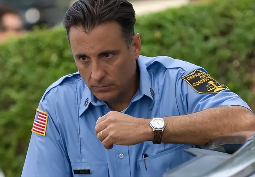 空间与权力关系：《城市岛屿》中的城市规划与生态环境