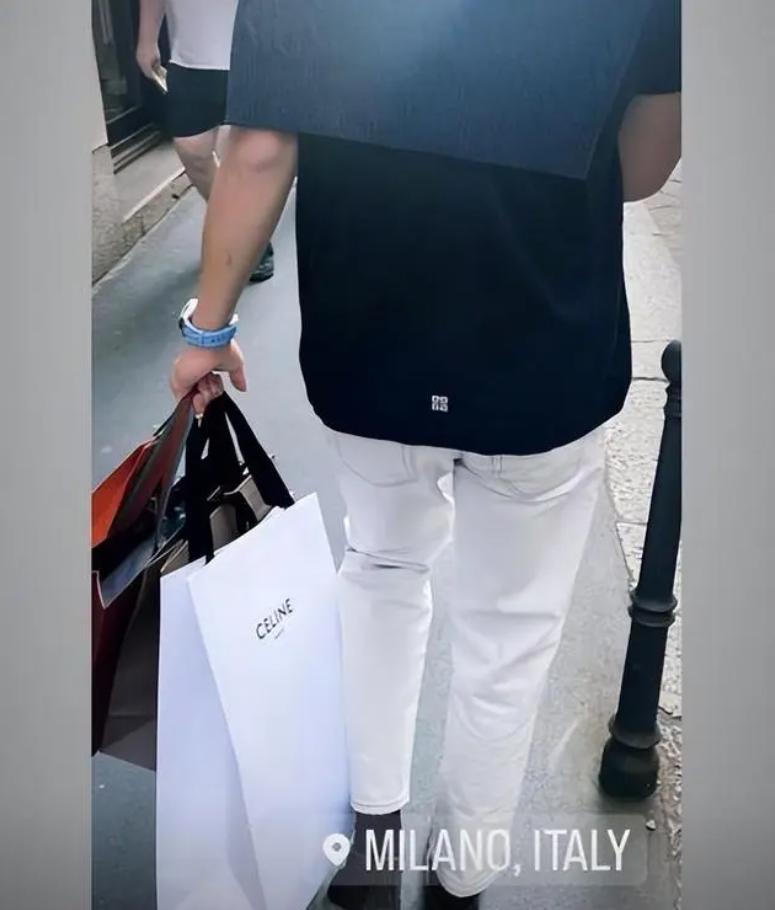 李嫣购物豪掷千金,李嫣窦靖童消费